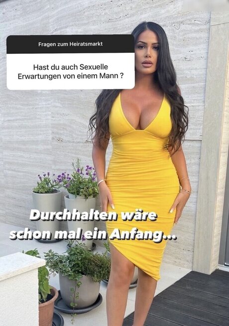 Roaya Soraya sexy model image