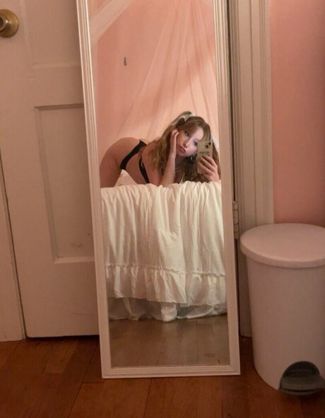 prettyemprinces pornographic star pic