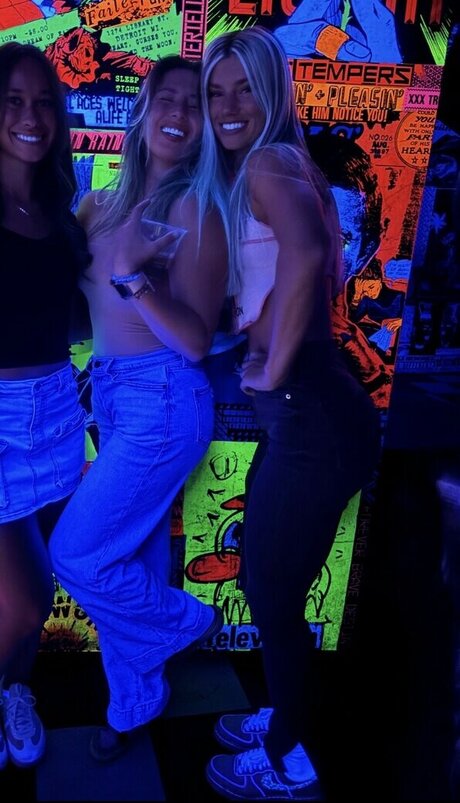 Lauren Creon naked pornstar pictures