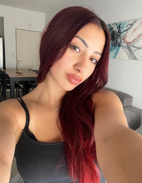 mayaraaee art model pic