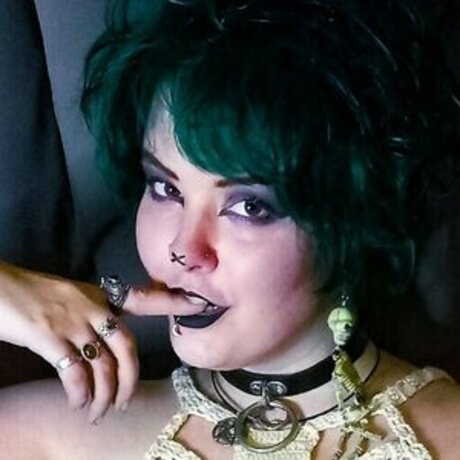 Pinegreentea art model pics