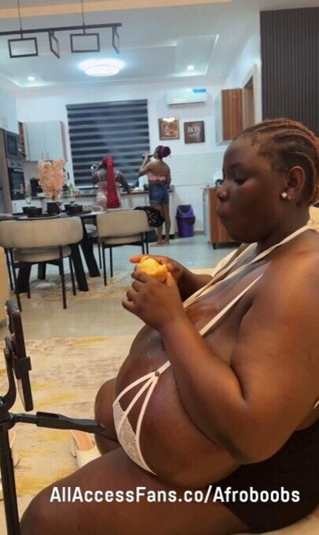 Busty Vivian sex model picture