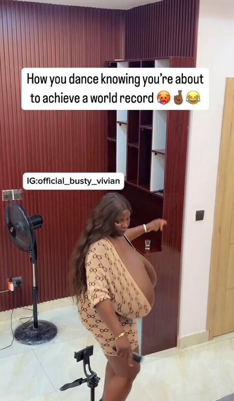 Busty Vivian Profile pic