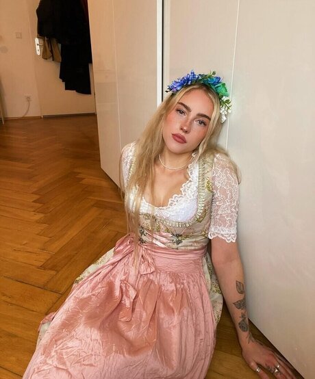 ayyetay star sexy images