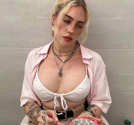 ayyetay naked actress gallery