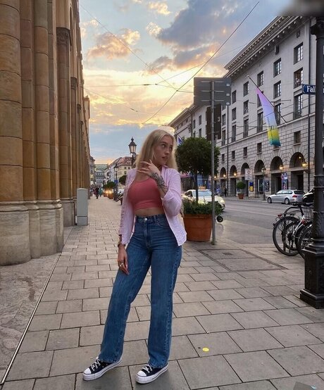 ayyetay model sex photo