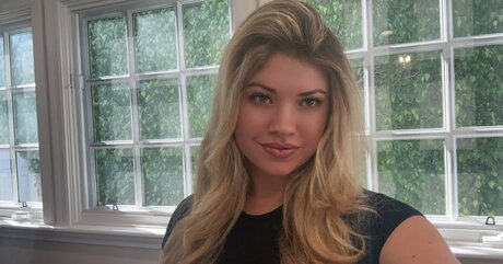 Natalie Winters art star photo