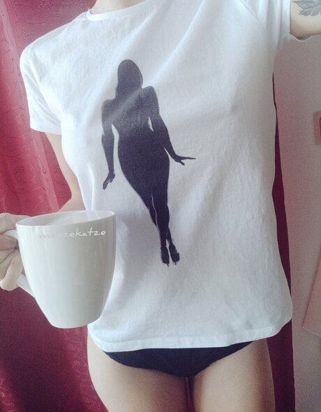 traumflauschmuschi exclusive model image