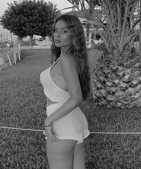 Zoe Liss xxx actress galleries