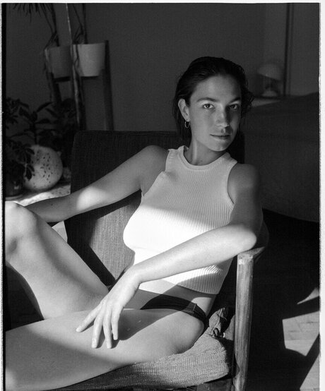 Polina Nelen adult actress img