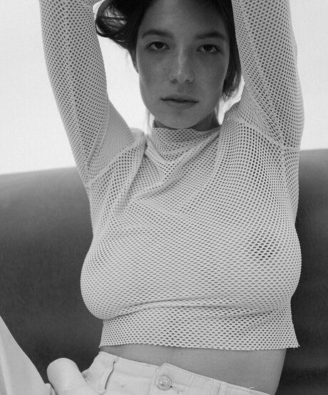 Polina Nelen nude actress picture