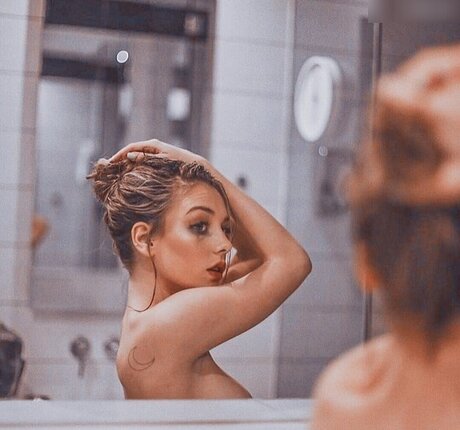 Ester Exp sito model best archive