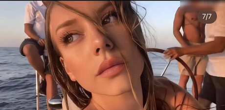 Ester Exp sito top star picture