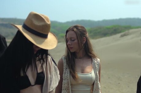 Ester Exp sito adult model galleries