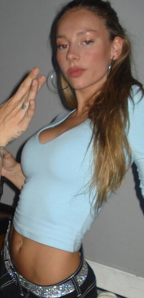 Ester Exp sito beautiful star images