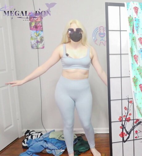 MegalodonVT pornstar sexy images