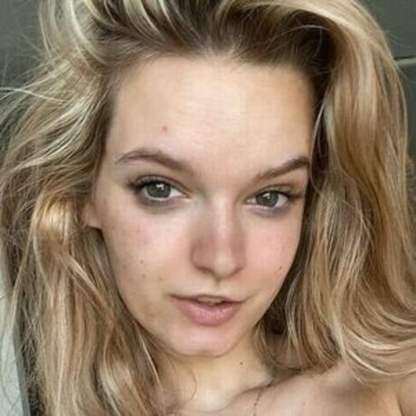 Curvyleila beautiful model archive