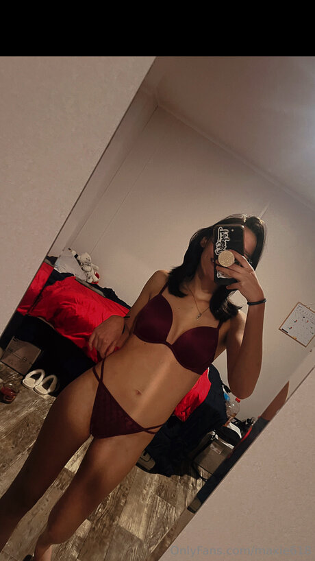 Maxie618 model pornographic pictures