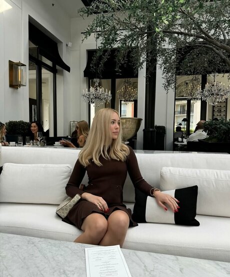 Agnessa Kosogon pretty pornstar image