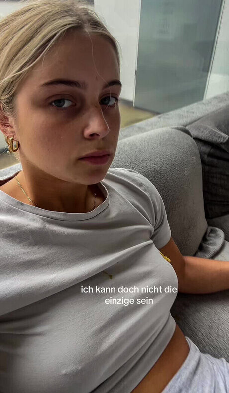 Lea Breuer erotic model pics