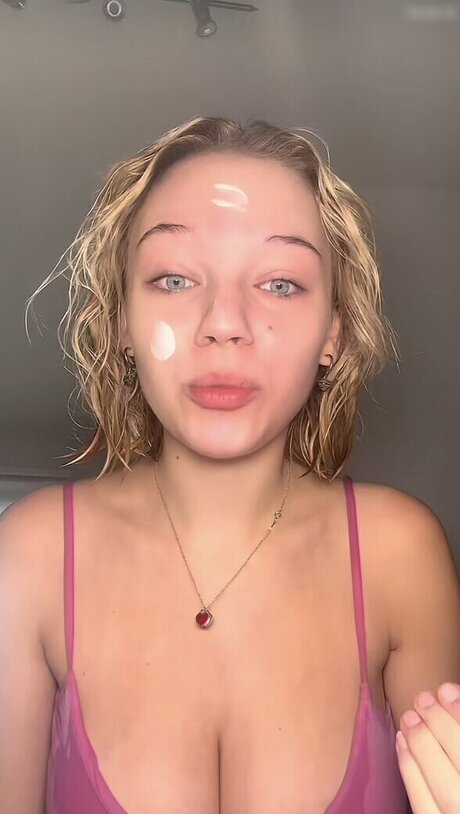 Leni Bahr star sexy photos