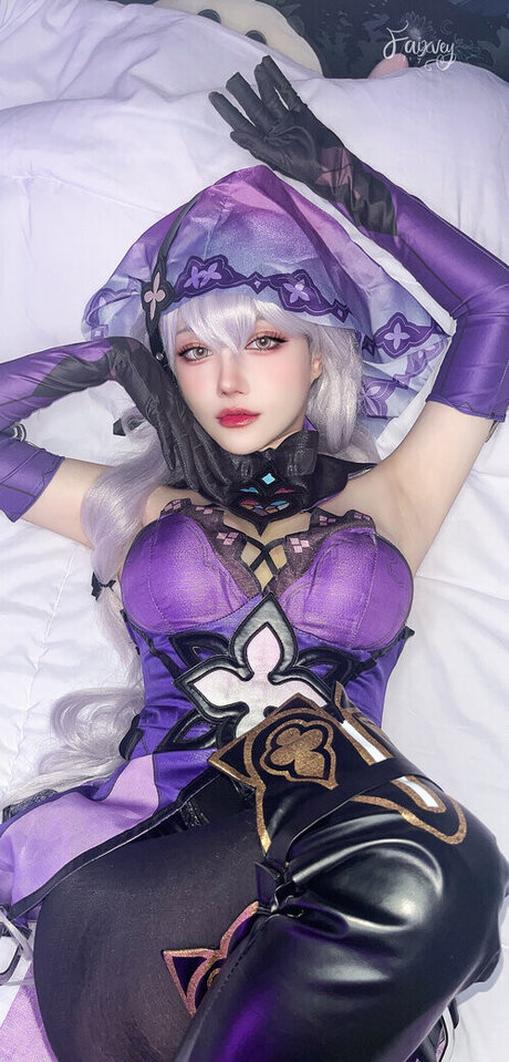 Faixvey model nude picture