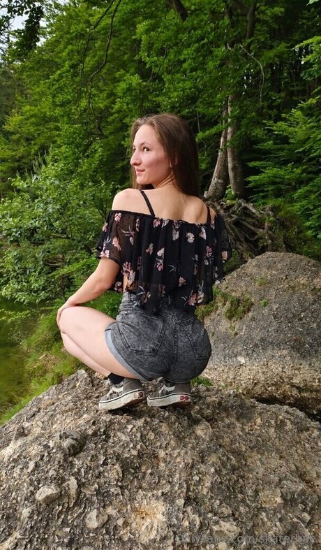 skaterbae hd model pic