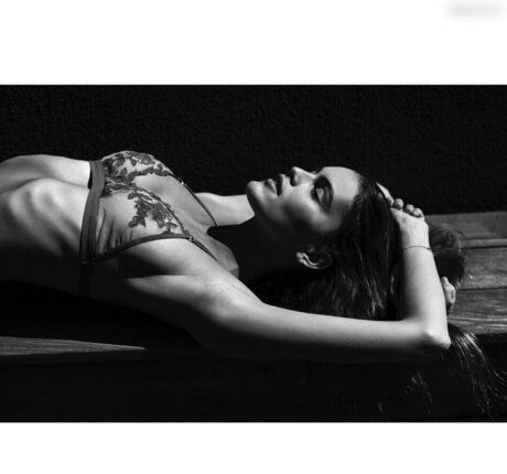 Kamila Hansen star free images