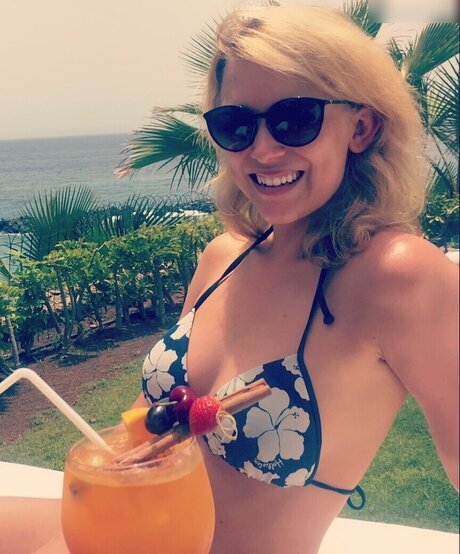 Iris Mareike Steen naked pornstar pic