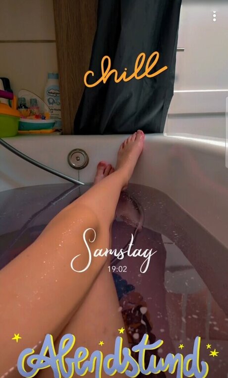 its sunny93 model naked pictures