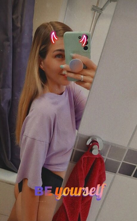 its sunny93 star sex photos