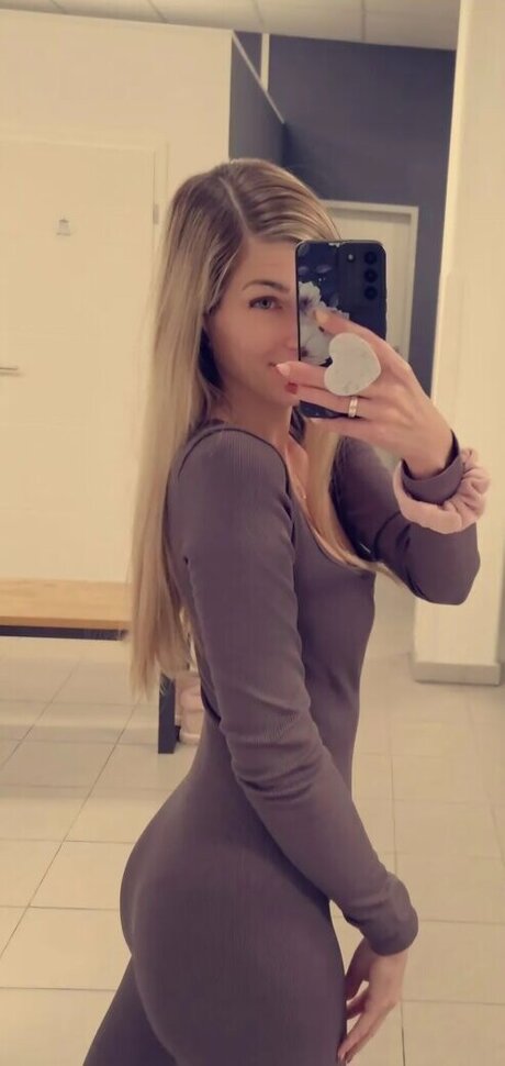 its sunny93 model top pics