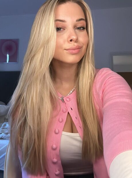 Kati Ktr star hot pictures