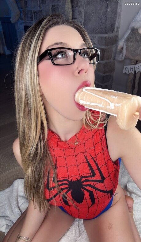 Dessyyc Dessy pornstar free pictures