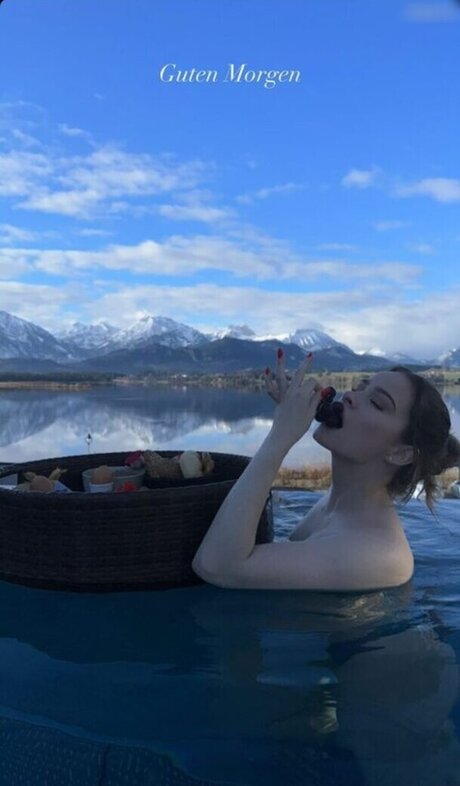 Kim Sara sex star gallery