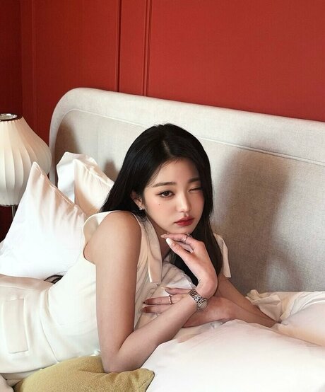 Jang Won young model nude image