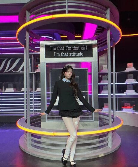 Jang Won young star naked picture