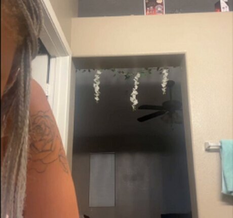 Alicia Adams model pretty picture