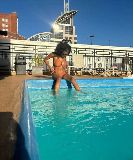 Alicia Adams erotic model gallery