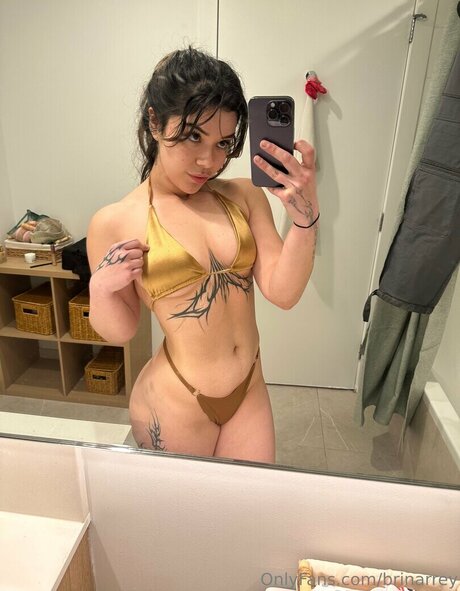 Wavy Brin art actress picture