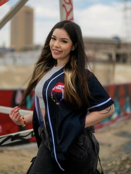 Wavy Brin pornstar pretty pic