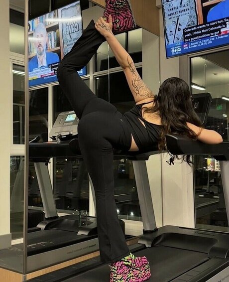 Wavy Brin model xxx pic