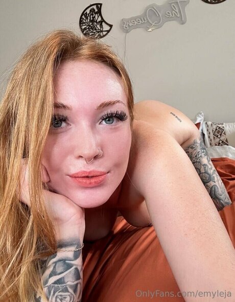 Emyleja sexy star photos