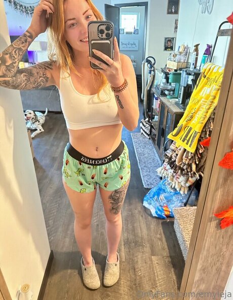 Emyleja top star photos