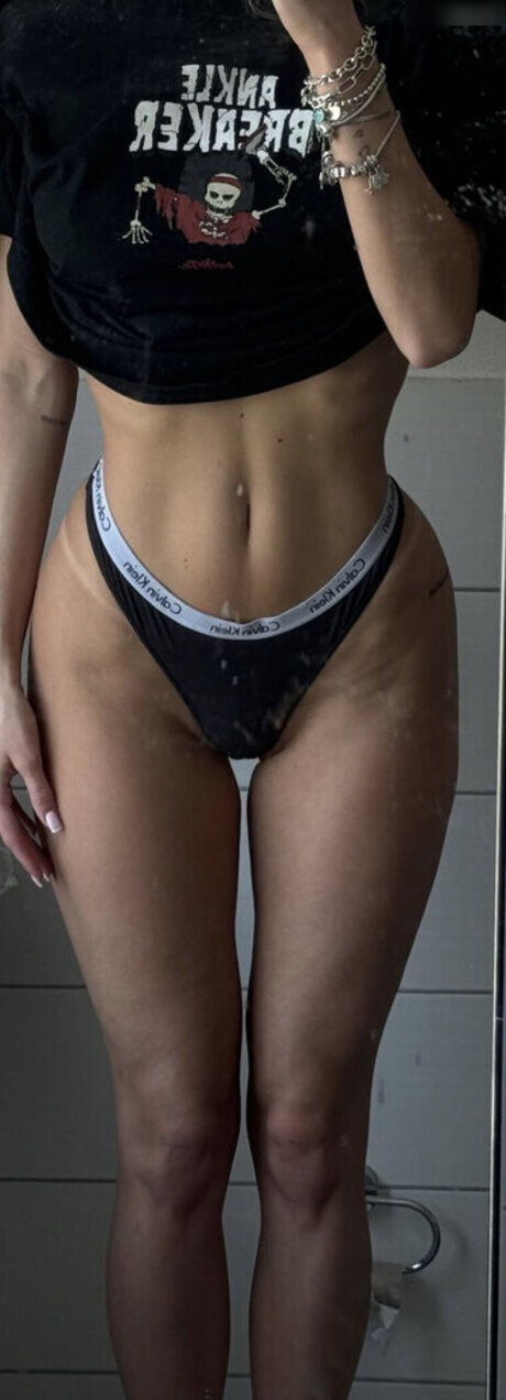 Lillimsr model pretty images