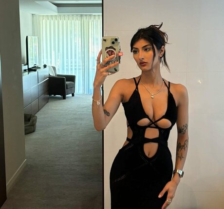 Jade Goveas beautiful model img