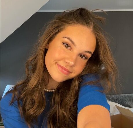 Facialize Me star exclusive images