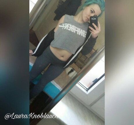 Laura Knoblauch model art photo