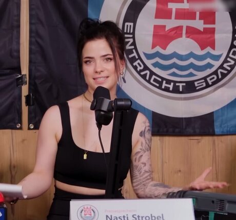 FreakinMagical erotic model archive