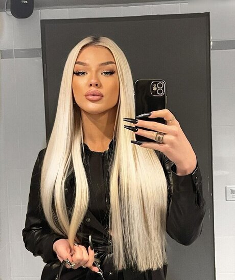 Elaine Victoria pornstar xxx gallery